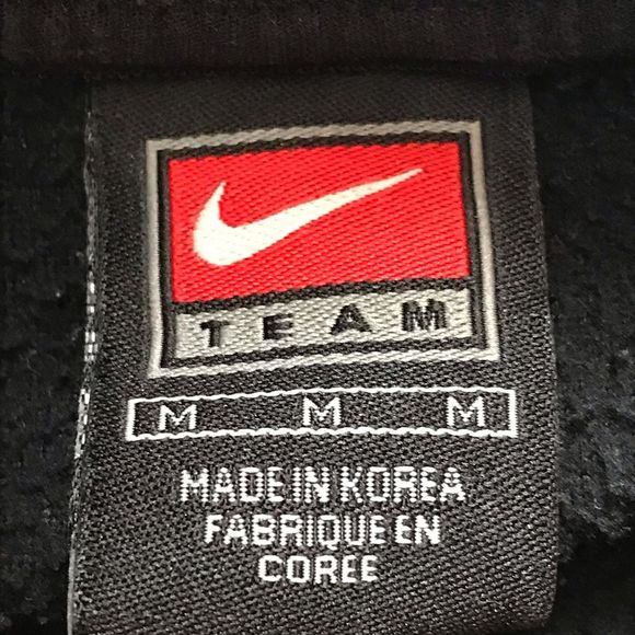 Nike Men's Black Crewneck Sweater with Red Logo - Picture 6 of 7